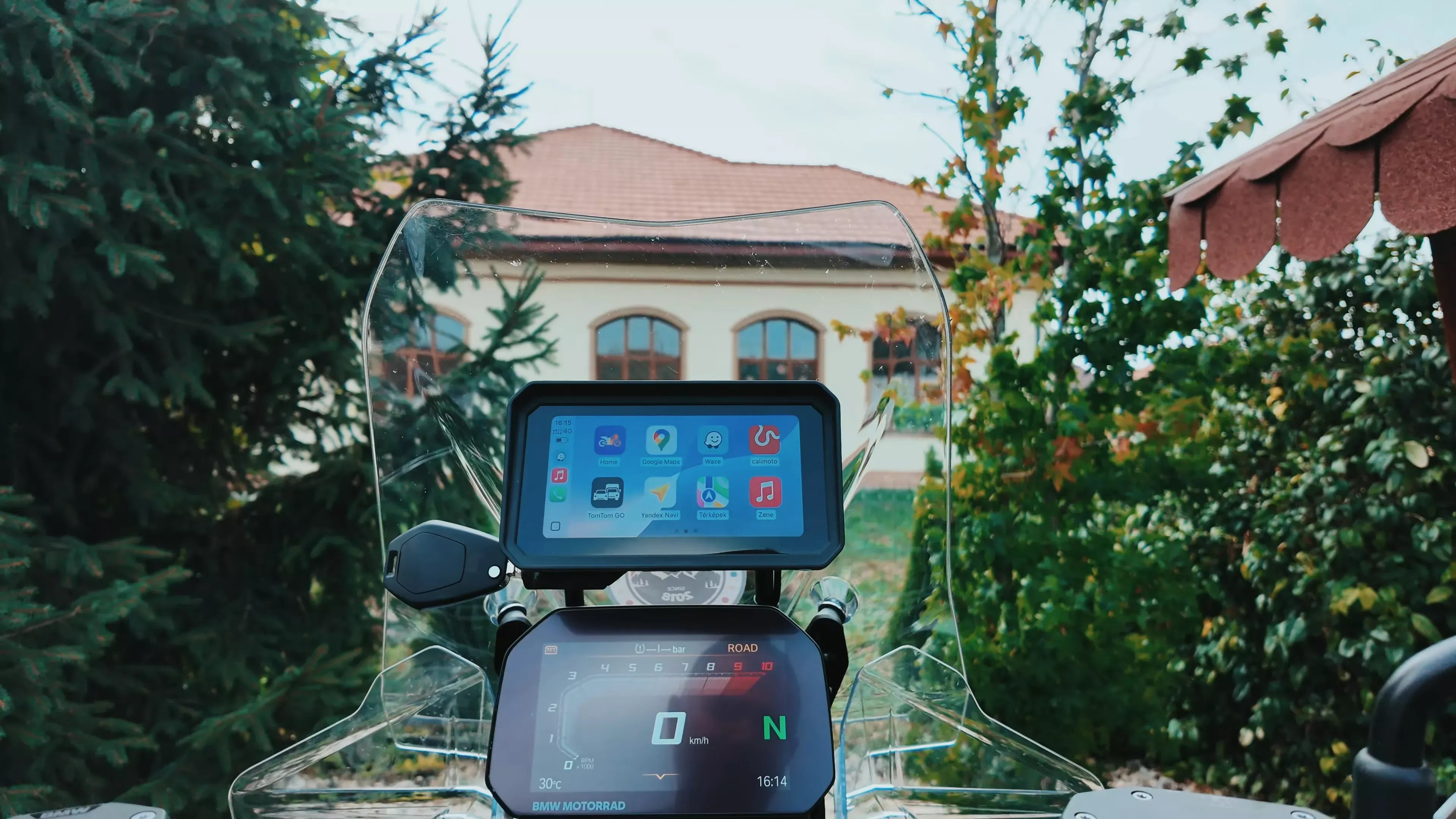 aoocci-BM6-motorcycle-wireless-carplay-01
